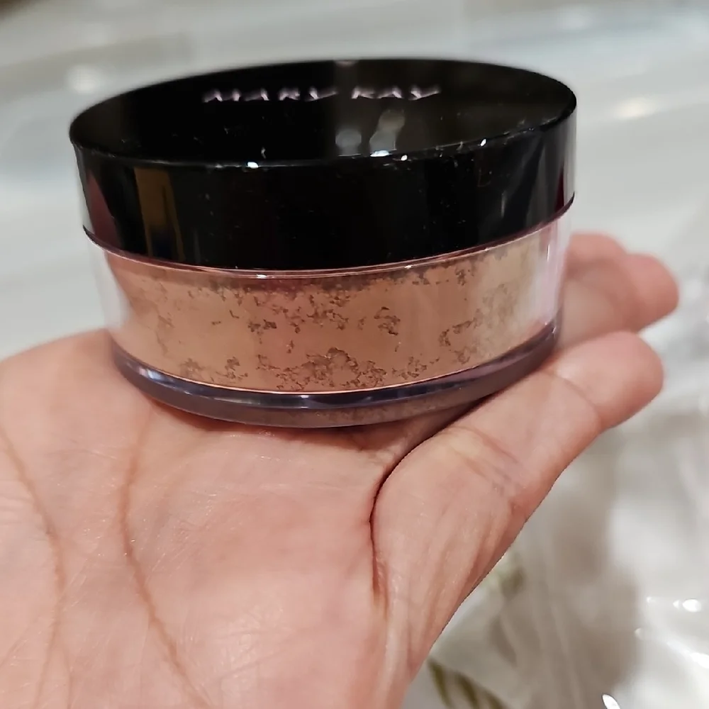 Mary Kay Loose Setting Powder - Cream